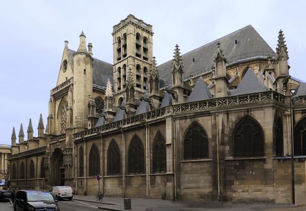 Behind L’Église Saint-Germain l’Auxerrois