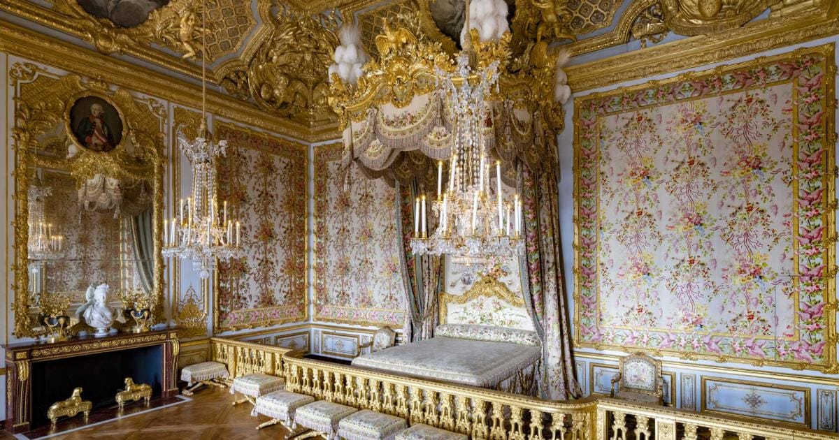 Inside The Palace of Versailles : In the Orbit of the Sun King