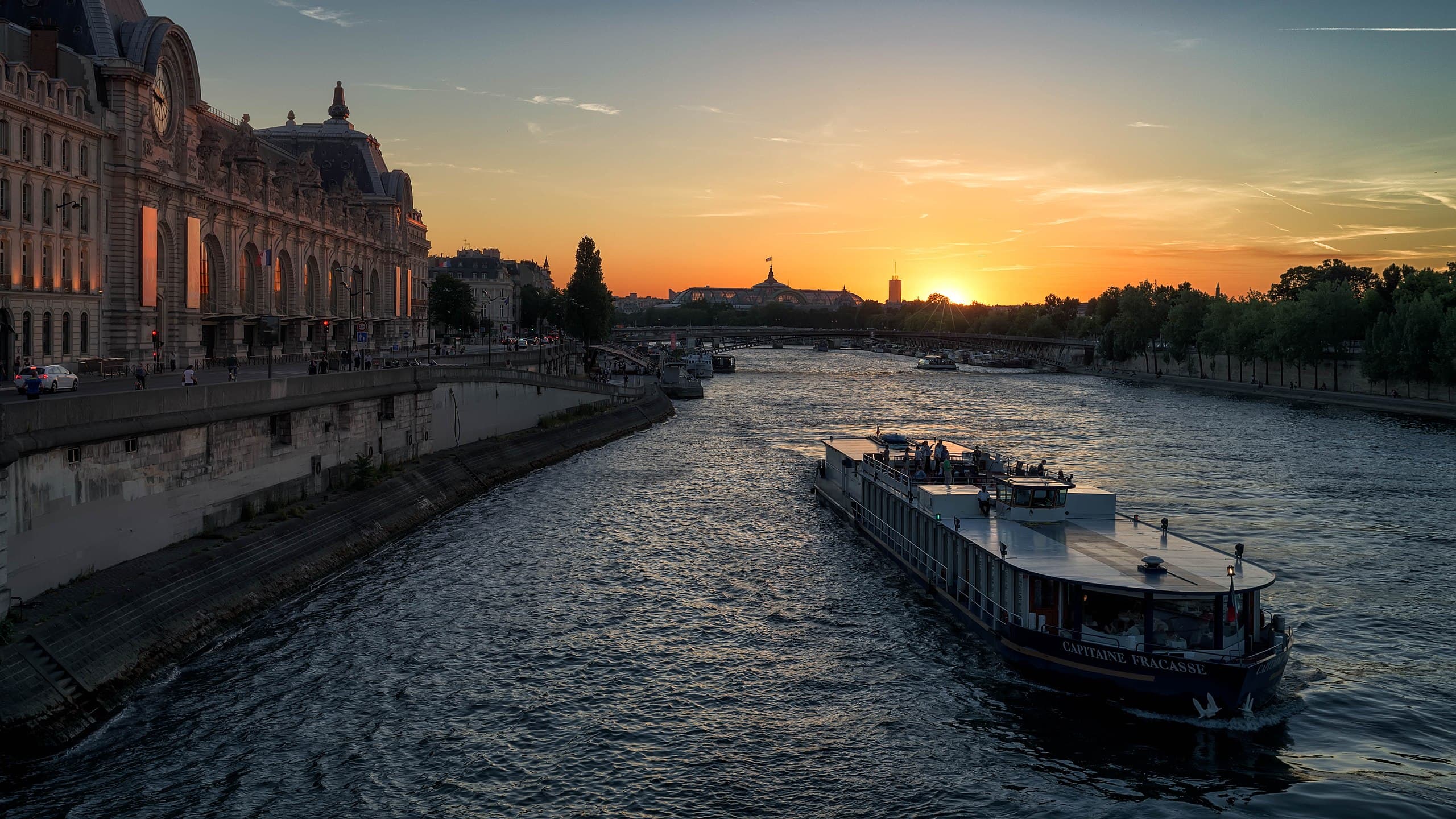 Paris Highlights Along the Seine