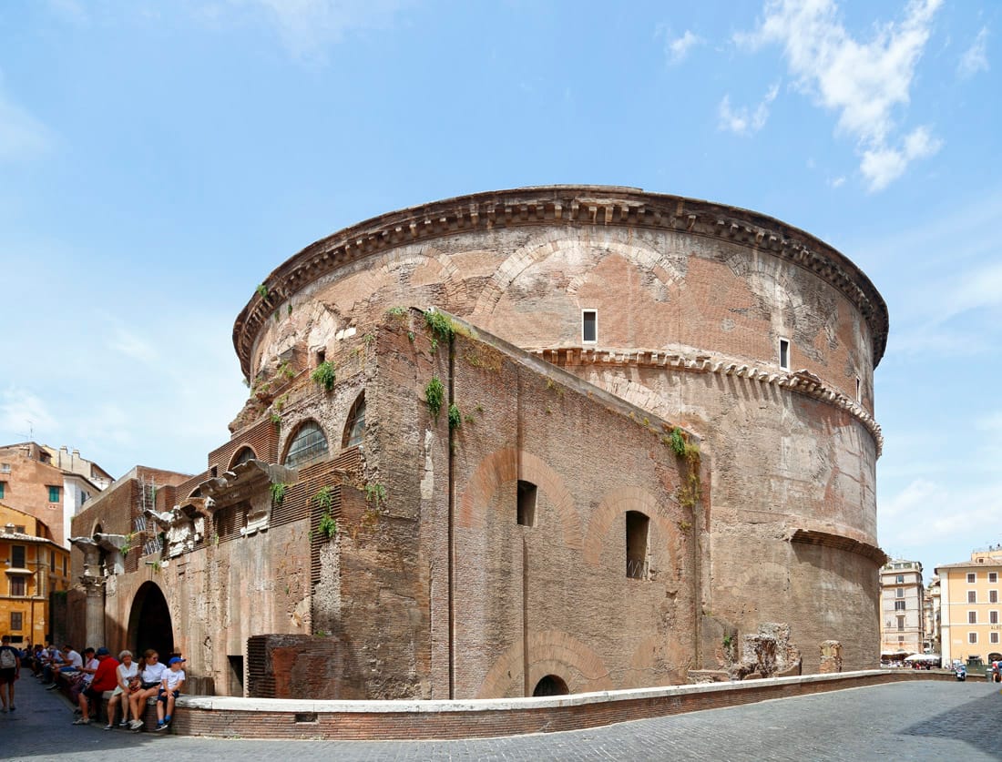 Postcards from Rome: Outside the Pantheon